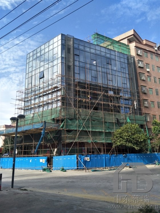 專業做玻璃幕墻公司