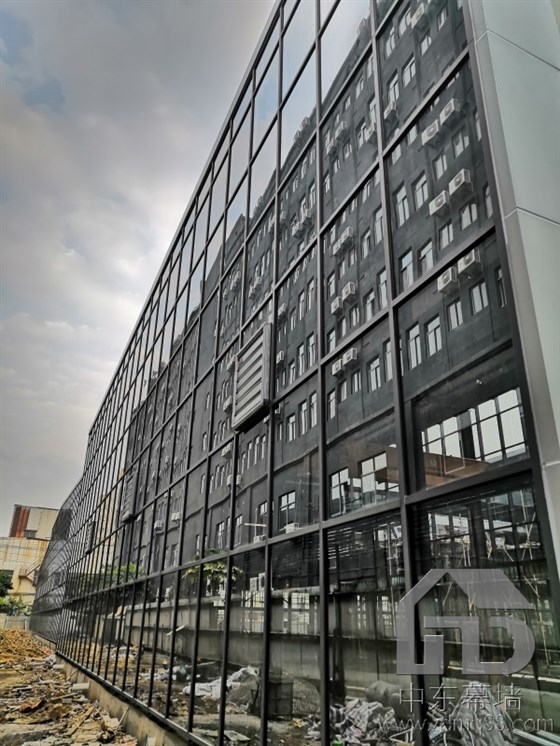 專業做玻璃幕墻公司