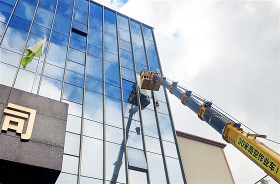 專業玻璃幕墻更換公司
