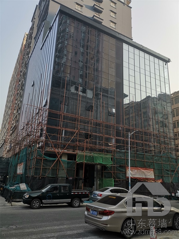 為什么現代建筑用玻璃幕墻？