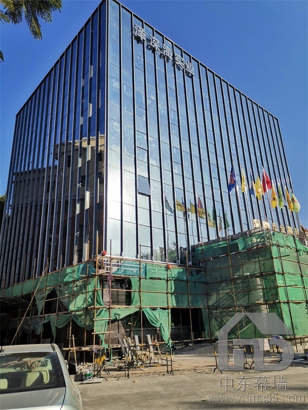 半隱框玻璃幕墻|優選玻璃幕墻公司|深圳中東幕墻