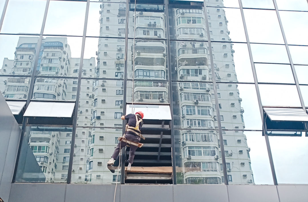 玻璃幕墻維護保養